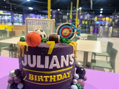 superpark-birthday-cake-supersquad-package